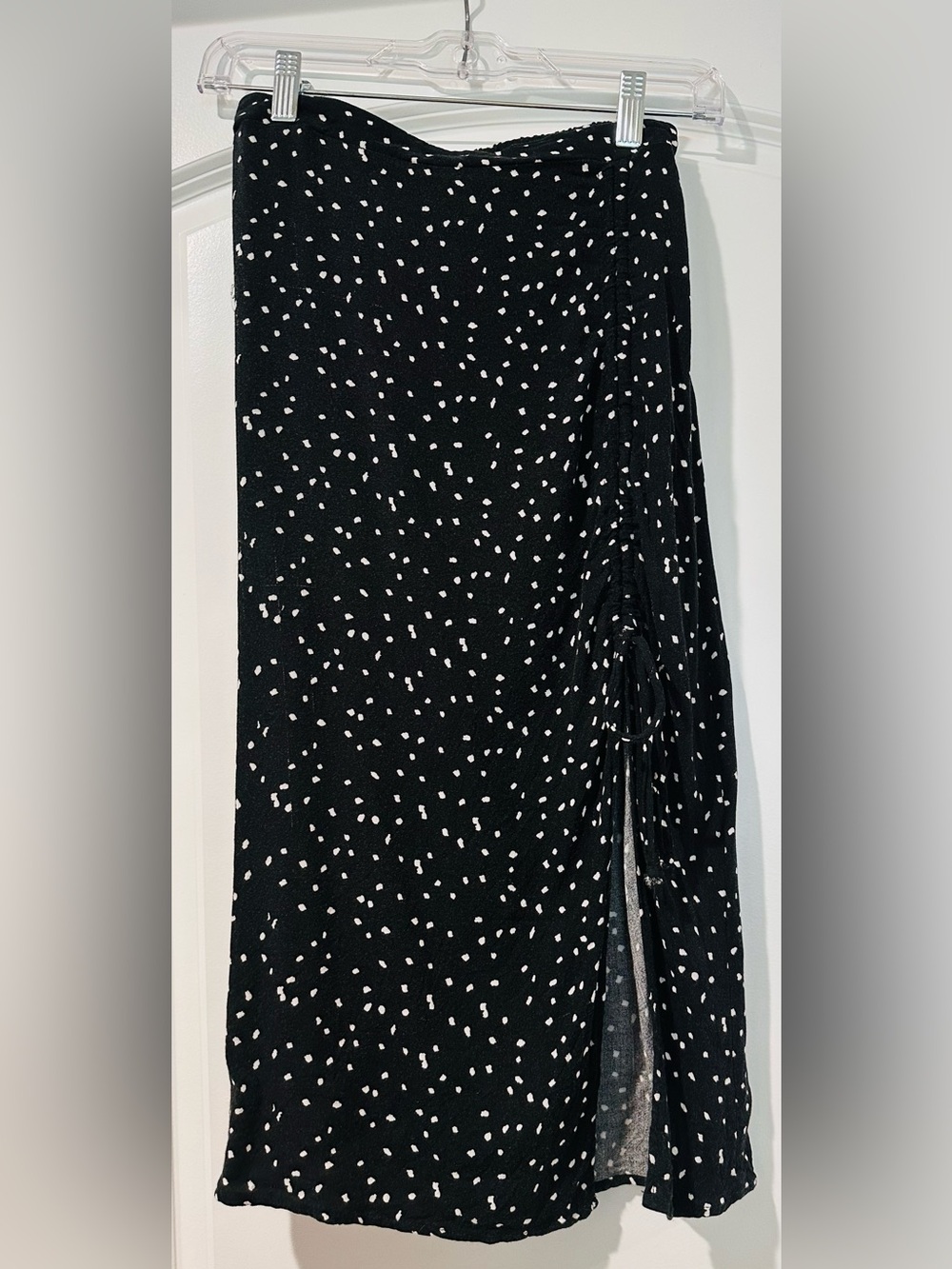 🖤🤍 Women’s Spot Ruched Skirt Size- S